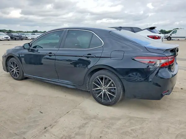 4T1G11AK0MU416464 2021 TOYOTA CAMRY - Image 2