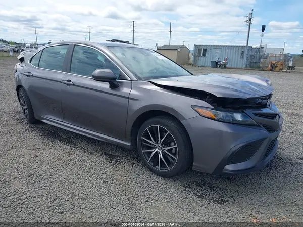 4T1G11AK0MU416674 2021 TOYOTA CAMRY - Image 1