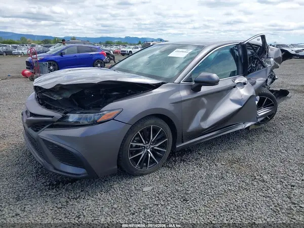 4T1G11AK0MU416674 2021 TOYOTA CAMRY - Image 2