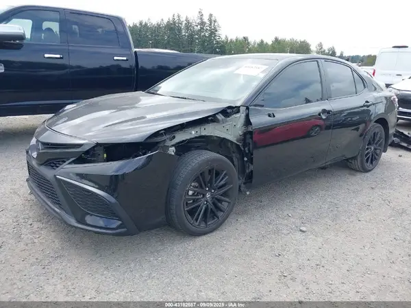 4T1G11AK0MU417730 2021 TOYOTA CAMRY - Image 2