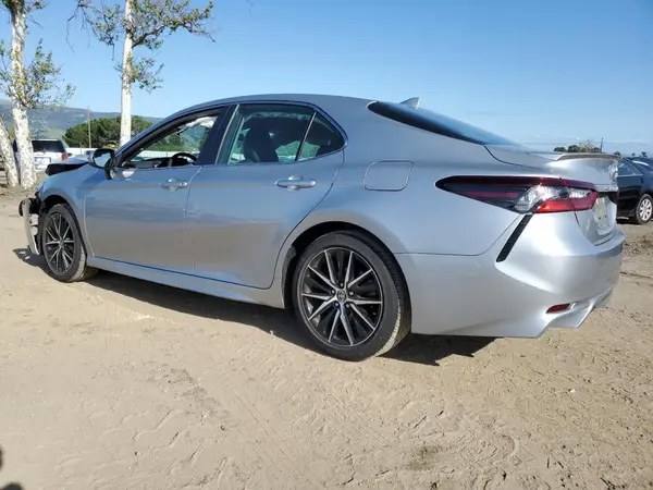 4T1G11AK0MU422684 2021 TOYOTA CAMRY - Image 2