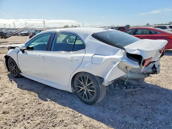 4T1G11AK0MU424564 2021 TOYOTA CAMRY - Image 2