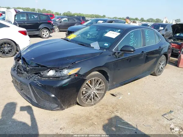 4T1G11AK0MU426315 2021 TOYOTA CAMRY - Image 2