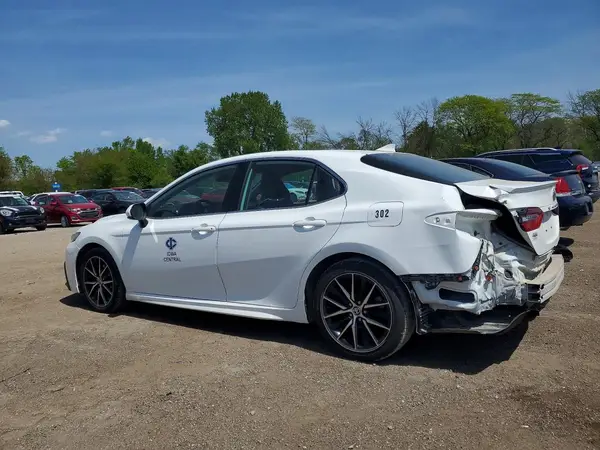 4T1G11AK0MU427562 2021 TOYOTA CAMRY - Image 2