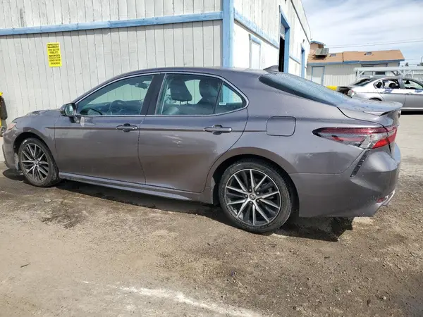 4T1G11AK0MU428517 2021 TOYOTA CAMRY - Image 2