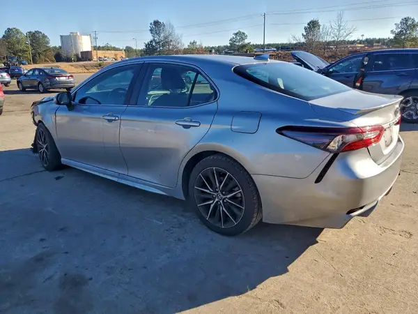 4T1G11AK0MU429828 2021 TOYOTA CAMRY - Image 2