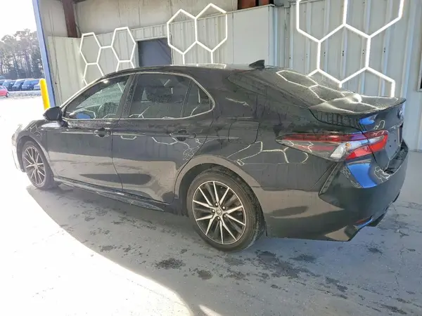 4T1G11AK0MU432700 2021 TOYOTA CAMRY - Image 2