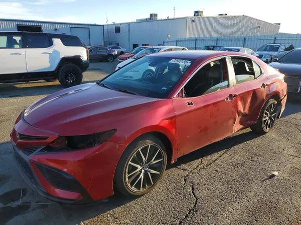 4T1G11AK0MU433295 2021 TOYOTA CAMRY - Image 1