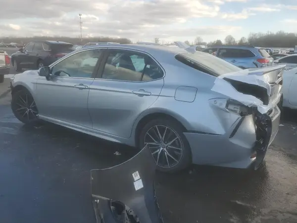 4T1G11AK0MU438190 2021 TOYOTA CAMRY - Image 2
