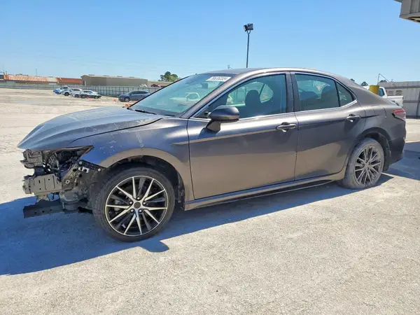 4T1G11AK0MU438285 2021 TOYOTA CAMRY - Image 1