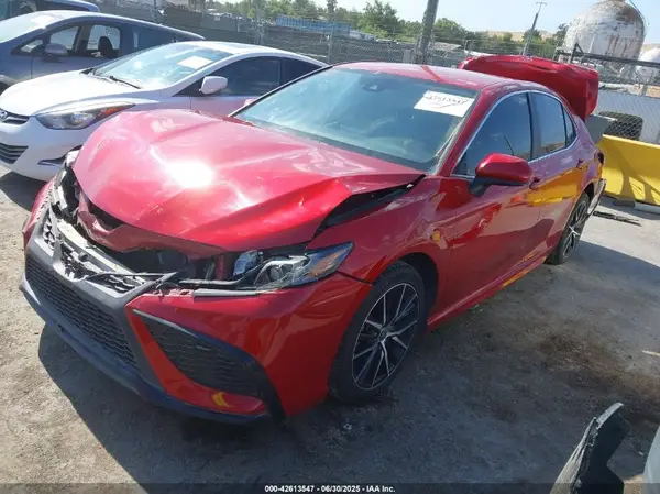 4T1G11AK0MU438612 2021 TOYOTA CAMRY - Image 2