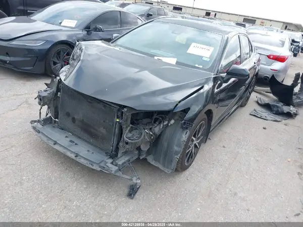 4T1G11AK0MU439579 2021 TOYOTA CAMRY - Image 2