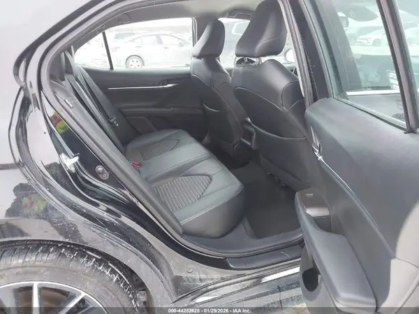 4T1G11AK0MU441588 2021 TOYOTA CAMRY - Image 8