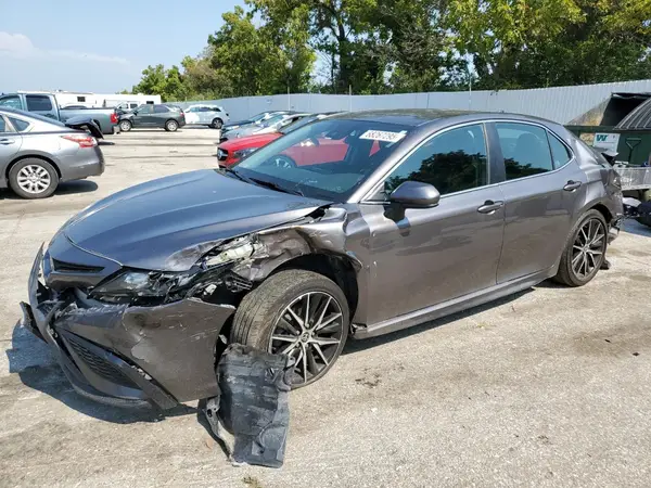 4T1G11AK0MU442479 2021 TOYOTA CAMRY - Image 1