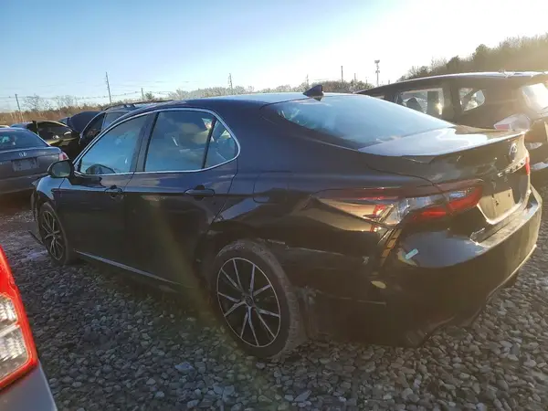 4T1G11AK0MU443499 2021 TOYOTA CAMRY - Image 2