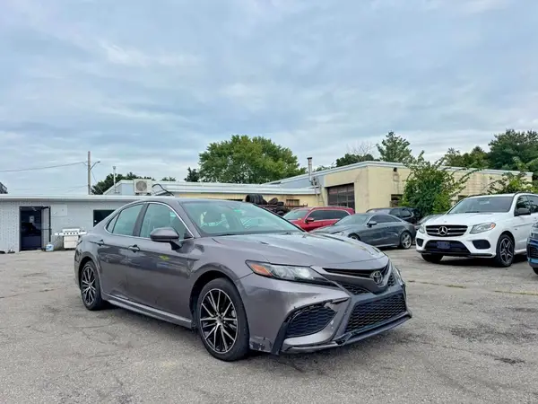 4T1G11AK0MU444085 2021 TOYOTA CAMRY - Image 1
