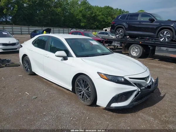 4T1G11AK0MU450565 2021 TOYOTA CAMRY - Image 1