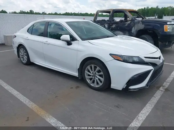 4T1G11AK0MU451103 2021 TOYOTA CAMRY - Image 1