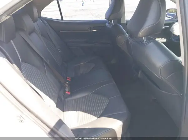 4T1G11AK0MU451229 2021 TOYOTA CAMRY - Image 8
