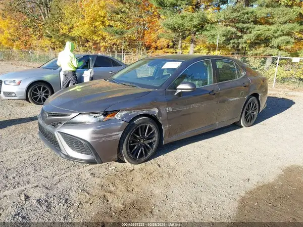 4T1G11AK0MU455426 2021 TOYOTA CAMRY - Image 2