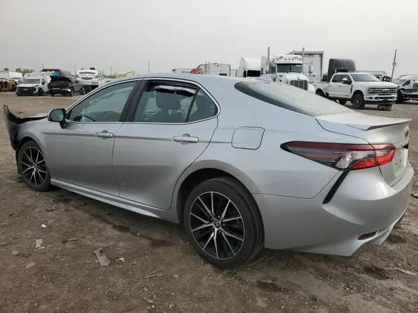 4T1G11AK0MU456673 2021 TOYOTA CAMRY - Image 2
