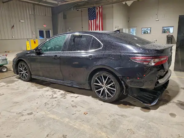 4T1G11AK0MU457466 2021 TOYOTA CAMRY - Image 2