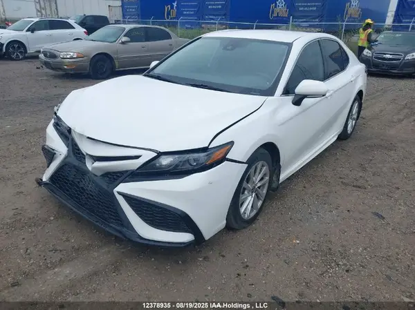 4T1G11AK0MU460514 2021 TOYOTA CAMRY - Image 2