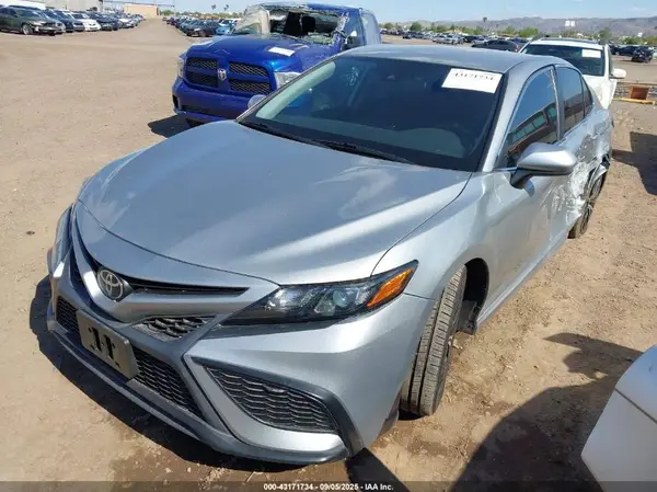 4T1G11AK0MU461341 2021 TOYOTA CAMRY - Image 2