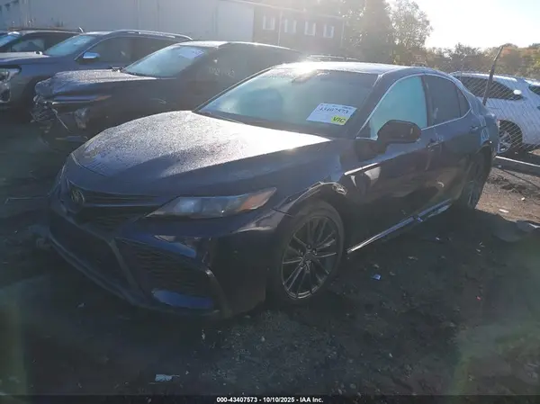 4T1G11AK0MU467947 2021 TOYOTA CAMRY - Image 2