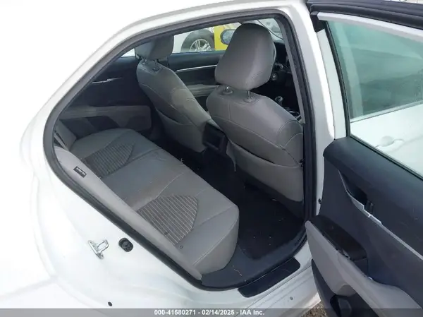 4T1G11AK0MU469245 2021 TOYOTA CAMRY - Image 8
