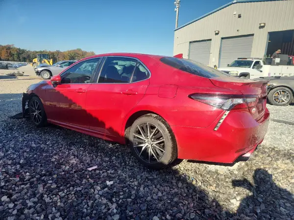 4T1G11AK0MU469620 2021 TOYOTA CAMRY - Image 2