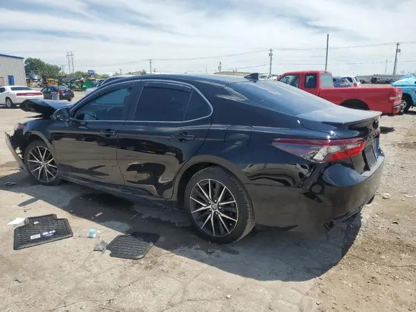 4T1G11AK0MU471836 2021 TOYOTA CAMRY - Image 2