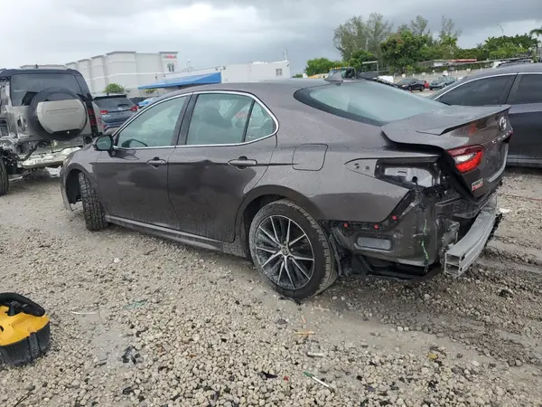 4T1G11AK0MU473716 2021 TOYOTA CAMRY - Image 2