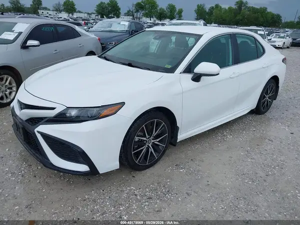 4T1G11AK0MU474509 2021 TOYOTA CAMRY - Image 2