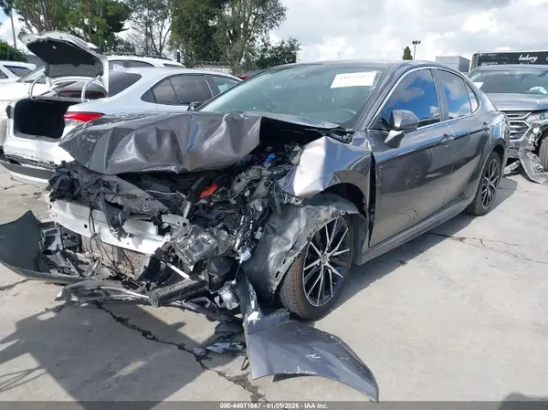 4T1G11AK0MU476650 2021 TOYOTA CAMRY - Image 2