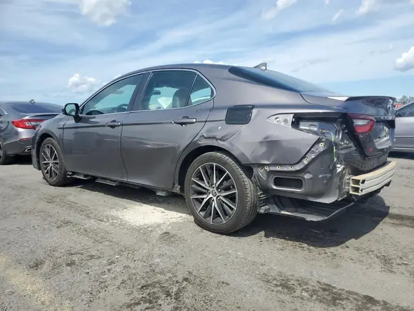 4T1G11AK0MU478219 2021 TOYOTA CAMRY - Image 2