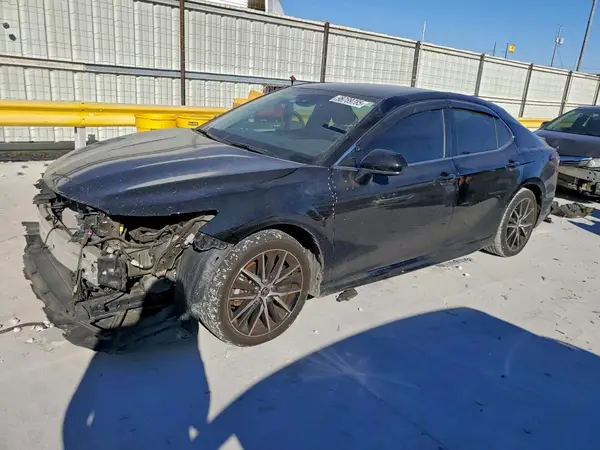 4T1G11AK0MU478396 2021 TOYOTA CAMRY - Image 1