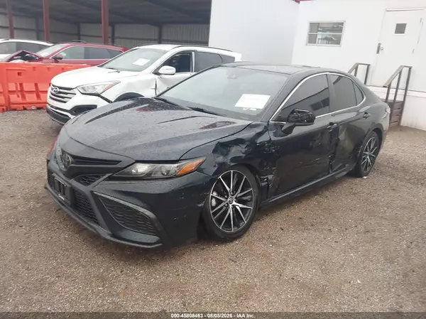 4T1G11AK0MU482304 2021 TOYOTA CAMRY - Image 2