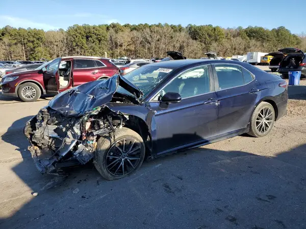 4T1G11AK0MU486630 2021 TOYOTA CAMRY - Image 1