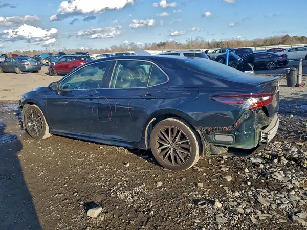 4T1G11AK0MU486725 2021 TOYOTA CAMRY - Image 2