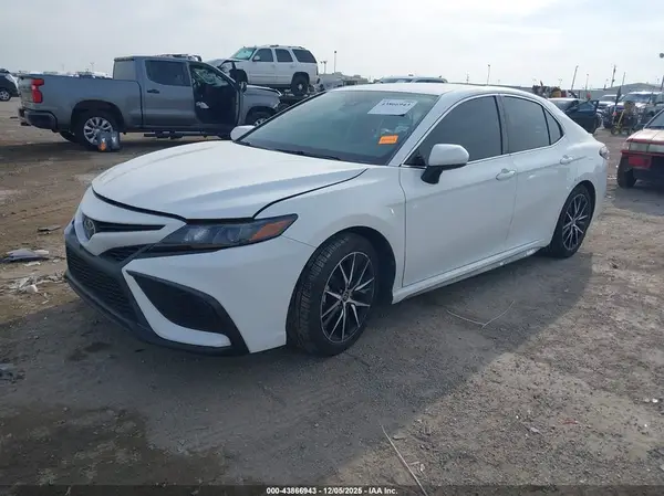 4T1G11AK0MU495974 2021 TOYOTA CAMRY - Image 2