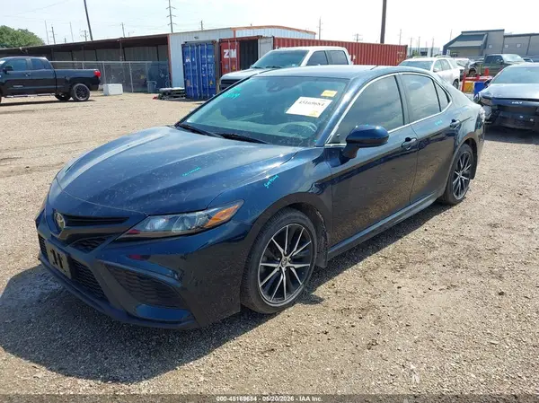 4T1G11AK0MU512708 2021 TOYOTA CAMRY - Image 2