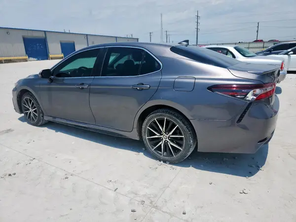 4T1G11AK0MU514748 2021 TOYOTA CAMRY - Image 2