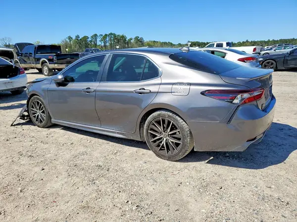 4T1G11AK0MU515608 2021 TOYOTA CAMRY - Image 2
