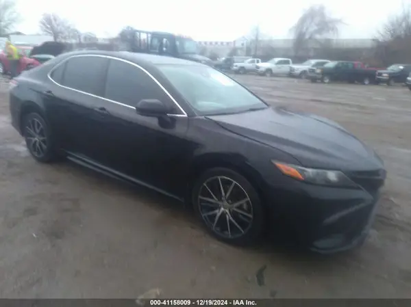 4T1G11AK0MU516158 2021 TOYOTA CAMRY - Image 1
