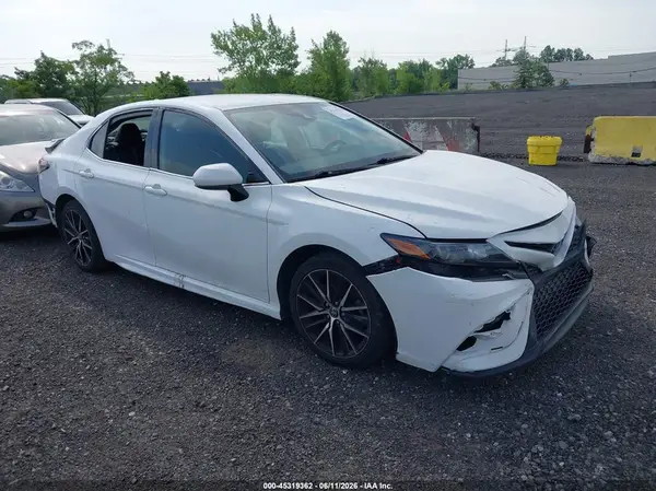 4T1G11AK0MU516810 2021 TOYOTA CAMRY - Image 1