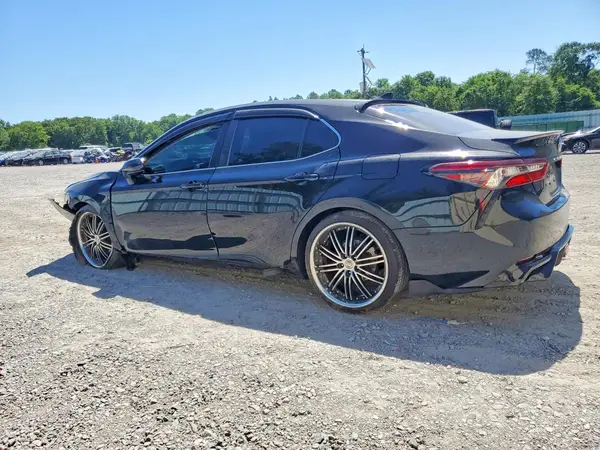 4T1G11AK0MU518928 2021 TOYOTA CAMRY - Image 2