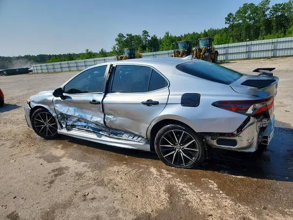 4T1G11AK0MU520615 2021 TOYOTA CAMRY - Image 2