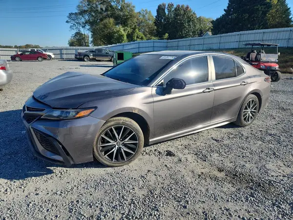 4T1G11AK0MU520694 2021 TOYOTA CAMRY - Image 1