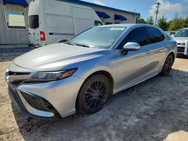 4T1G11AK0MU522283 2021 TOYOTA CAMRY - Image 1